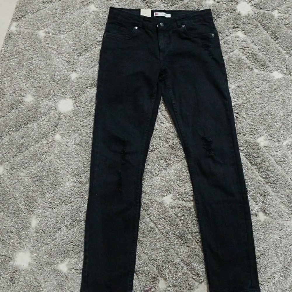 Levi's distressed  boyfriend jeans